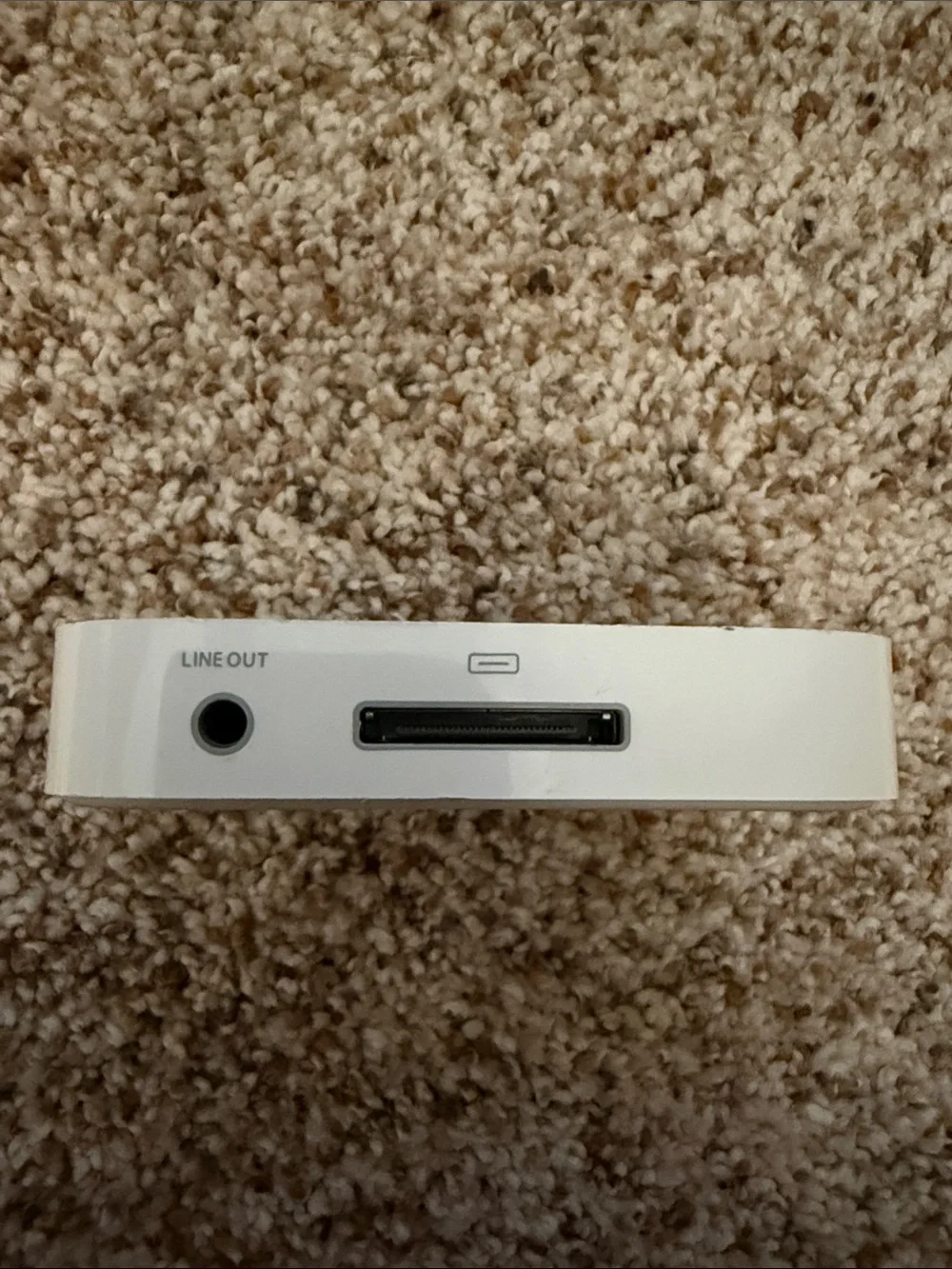 Apple iPod/iPhone Docking Connector Stand